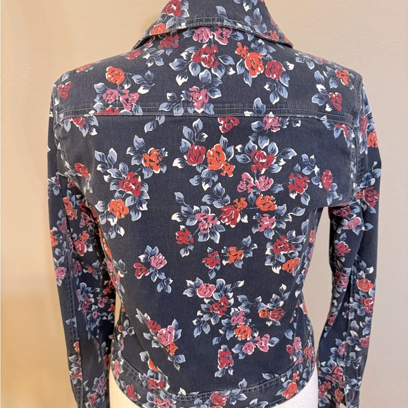 Classic Jean Jacket Navy Denim Blue w Floral Design NWOT Size Large/ 12 - Picture 3 of 8